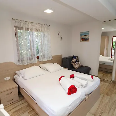 Seaside Hrka - With Terrace And Sea View 3 Appartement Orebić